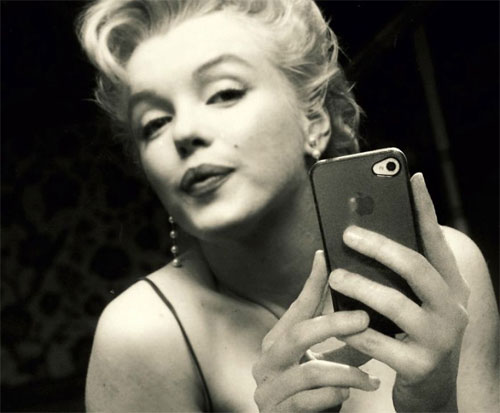 Marilyn Monroe prend un Selfie