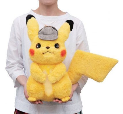 Détective Pikachu peluche taille réelle Bandai