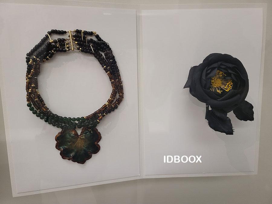 Les fleurs Yves saint laurent 1 exposition.
